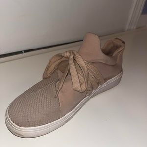 Steve Madden street wear shoes size 8.5 slip on